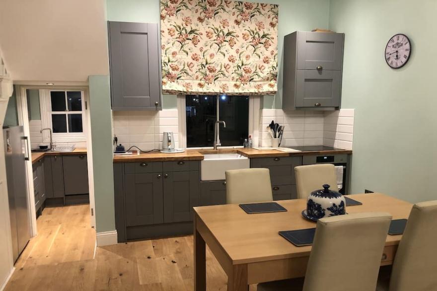London Townhouse in Excellent Central Location