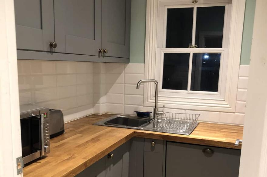 London Townhouse in Excellent Central Location