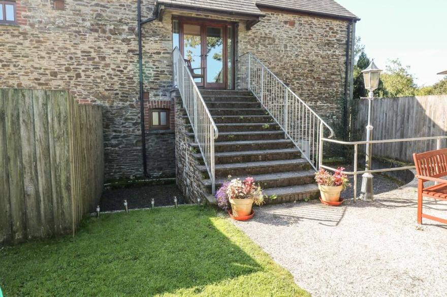 BARN OWL COTTAGE, family friendly, with a garden in Launceston