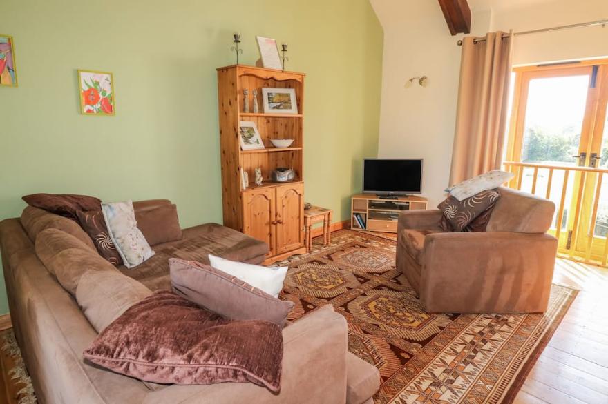 BARN OWL COTTAGE, family friendly, with a garden in Launceston