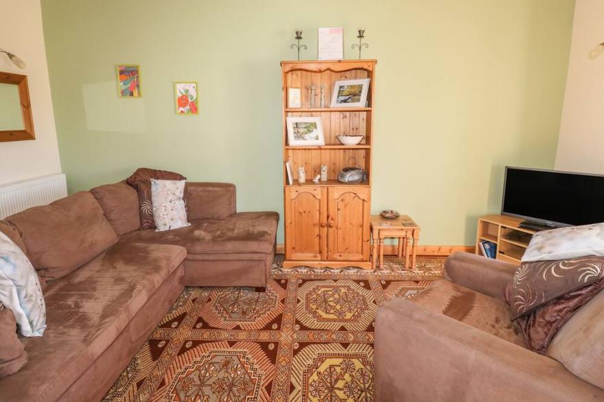 BARN OWL COTTAGE, family friendly, with a garden in Launceston