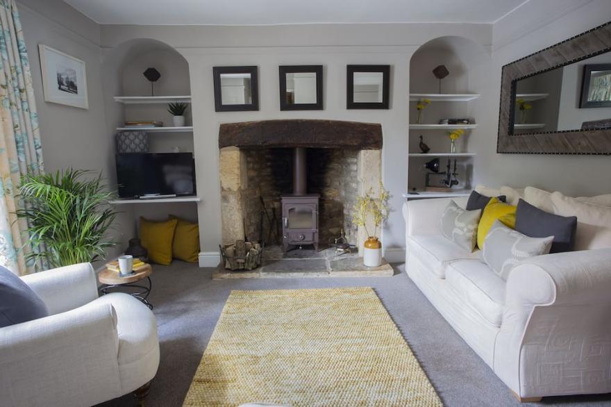 No.14, Stunning Holiday Cottage, 3 En-suite bedrooms