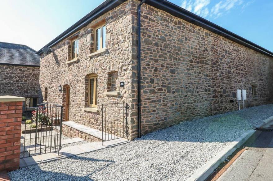GRANGE COTTAGE, family friendly, with a garden in Coldridge