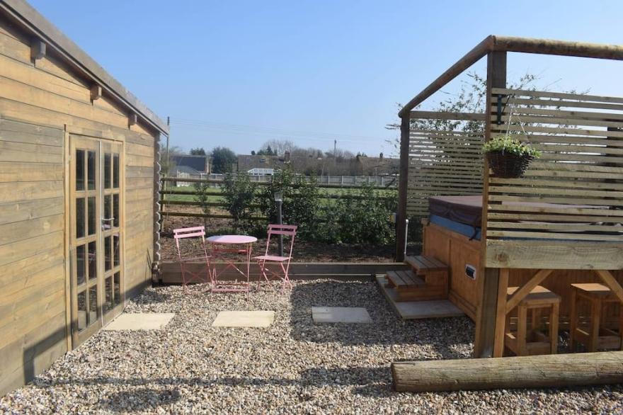 'Oak Lodge' Littlebourne, Canterbury (hot tub)