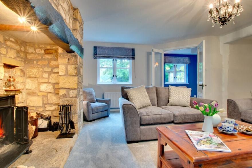 Blue Poppy House - Four Bedroom House, Sleeps 8