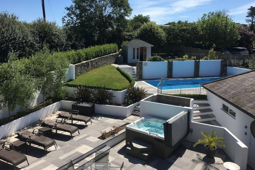 Stunning Country House with heated pool, gardens, rural location near beach