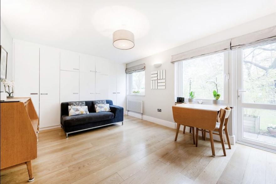 Parkside Flat Next To Wandsworth Common - Free Parking & Super Fast 1Gb WiFi