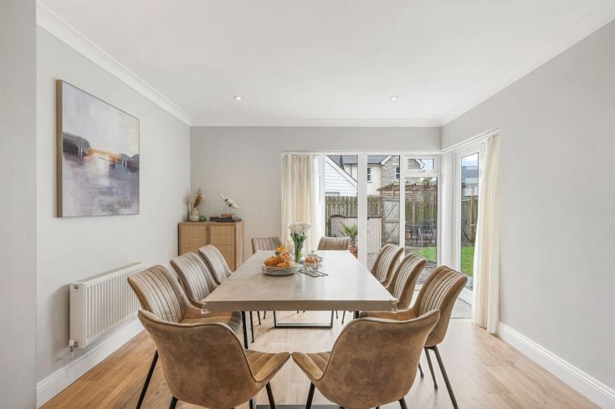 Estura is a spacious and modern detached house set within the lovely area of Salting’s Reach just on