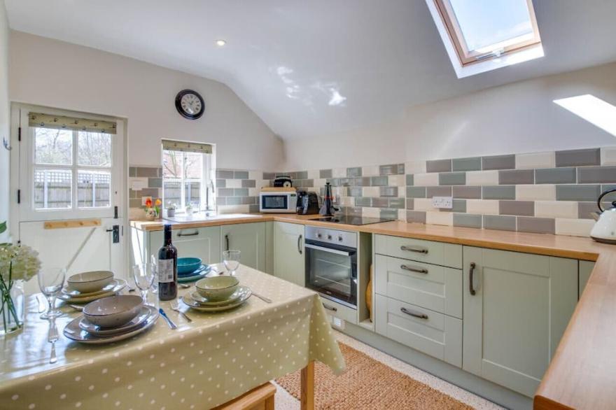 South Lodge - Two Bedroom House, Sleeps 4