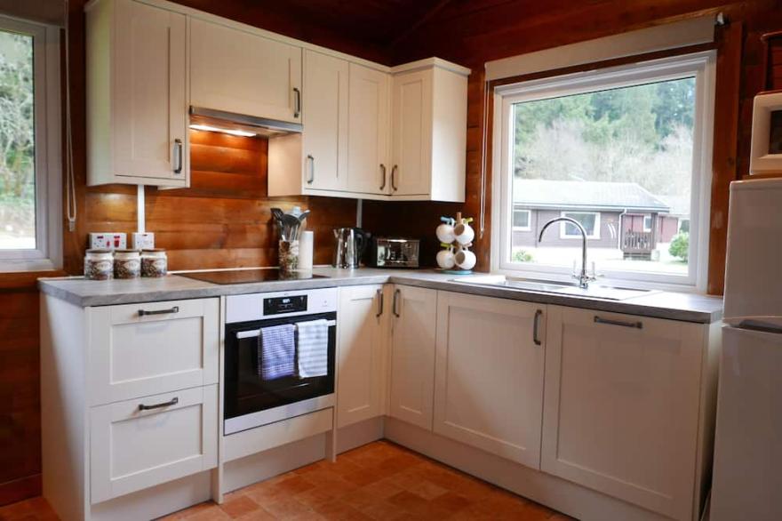 Stylish, Comfy & Cosy log cabin in National Park, dogs & families welcome!