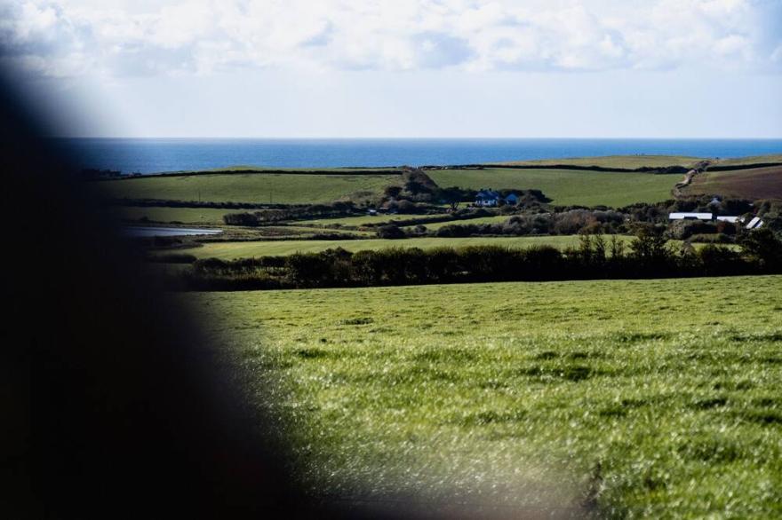 Beautiful Cottage with Stunning Sea Views Pets Welcome