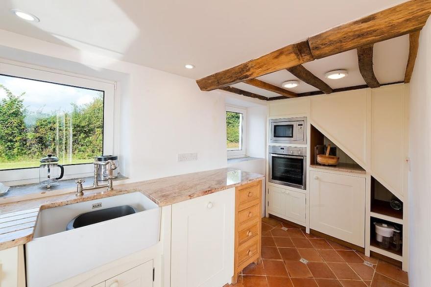 Beautiful Cottage with Stunning Sea Views Pets Welcome