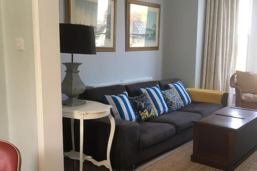 Amazing sea views,  walk to beach/harbour, nr Woolacombe, parking, sleeps 8