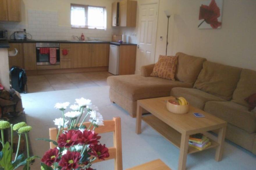 Converted Coach House Nestled Into The Lower Slopes Of Frodsham Hill