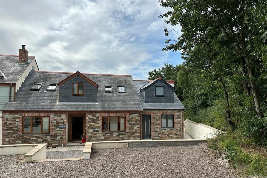 Luxury house near beaches with beautiful country views, perfect for 2 families
