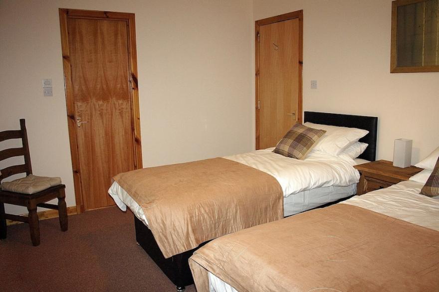 Private Cottage In Central Location. With Free Wi Fi