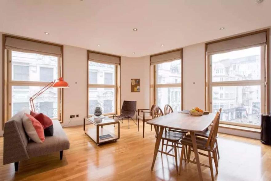 Soulful Central London Apartment (Piccadilly Circus) - Best View in London!