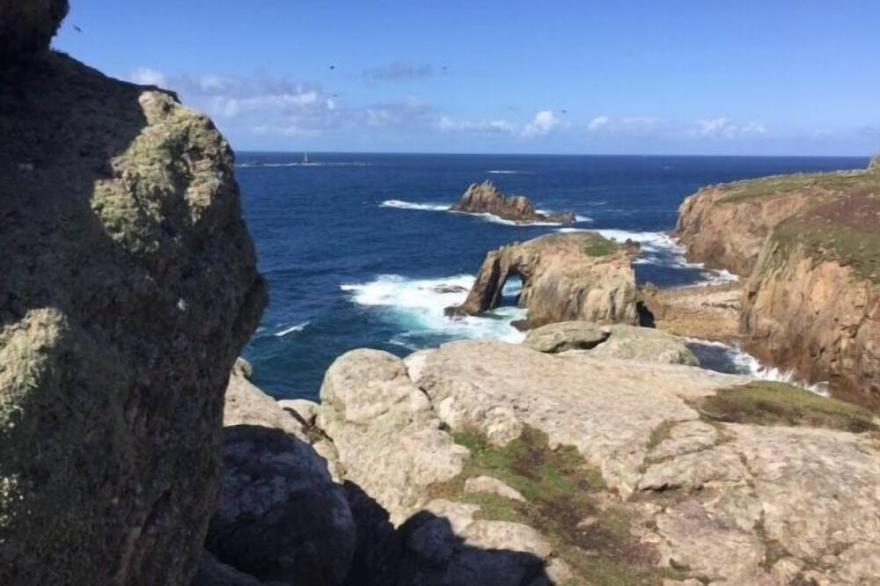 Cottage with stunning views close to beach