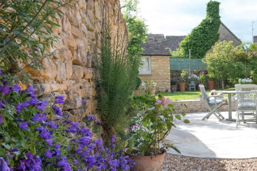 Beautiful Cotswold Cottage