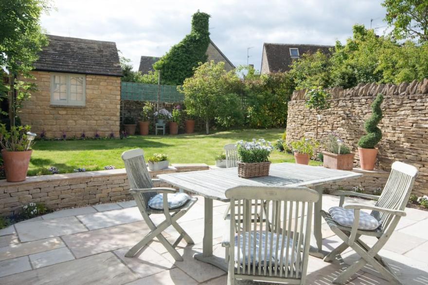Beautiful Cotswold Cottage