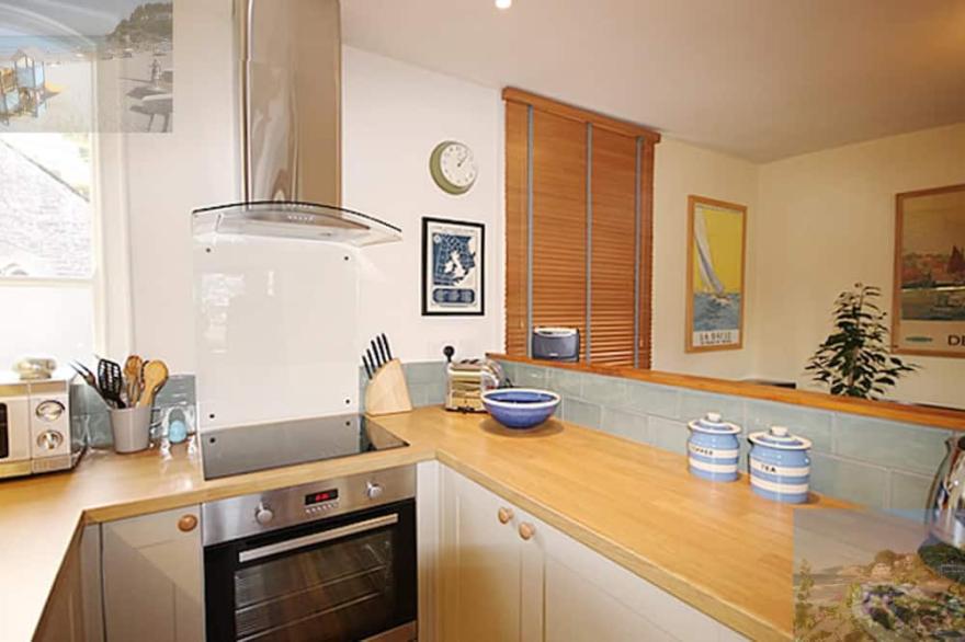 Spectacular river views. Large roof terrace. Exceptionally convenient.