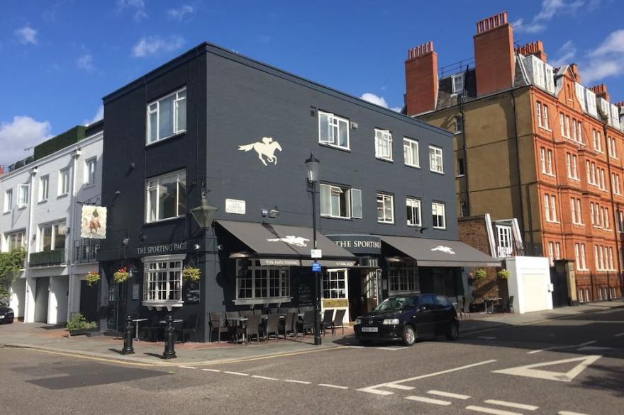Splendid, light and spacious apartment between Fulham and Kings Rd Chelsea.