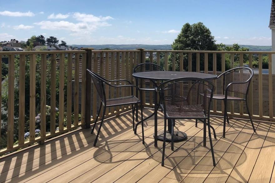 Modern 3 bedroomed cottage with stunning views
