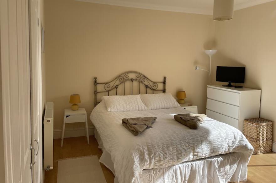 High Street location Maisonette