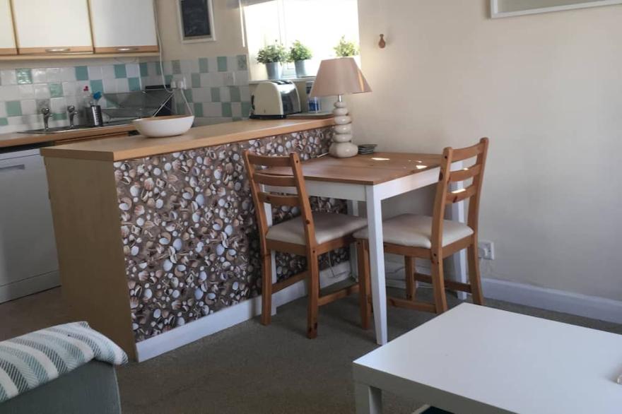 Sidmouth apartment perfect for beach and town