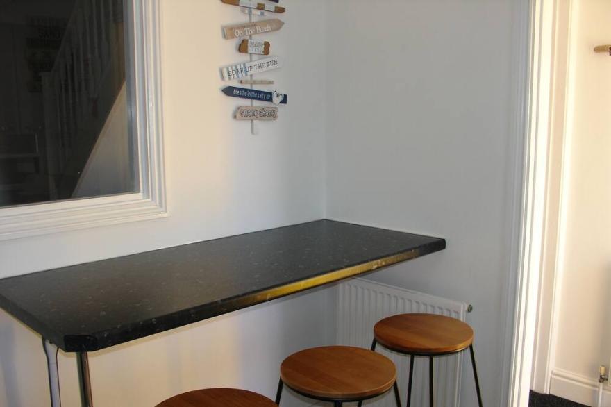 Beautifully Refurbished 2 Bed Cottage
