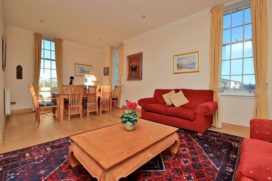 Fabulous modern 3 bedroomed apartment