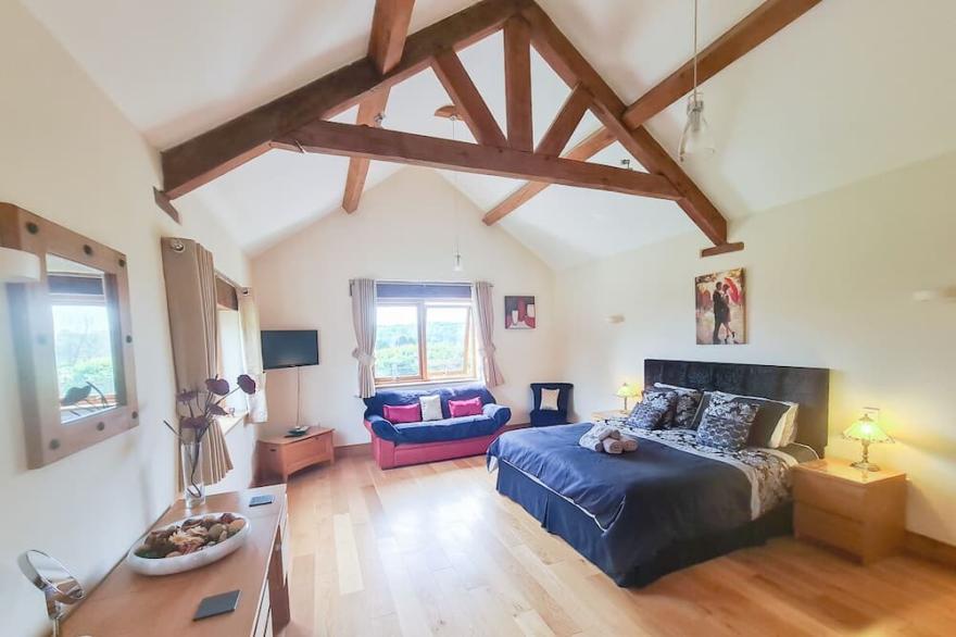 A Hidden Gem, Beautiful Barn With Stunning Countryside Views