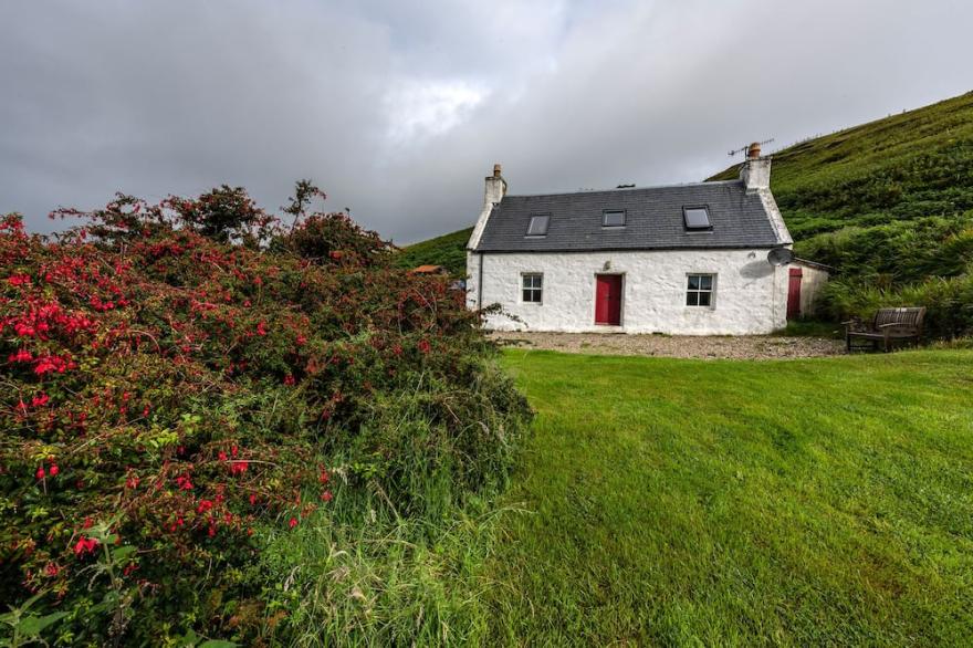 Traditional Old Croft House Renovated To High Standard With Sea Views