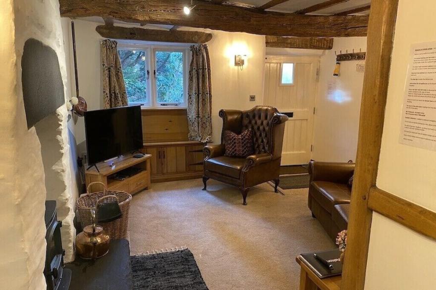 Delightful romantic lakeland getaway