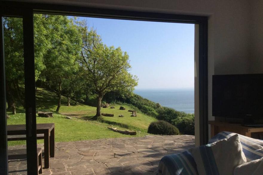 Ideal location for families who like sandy beaches and dramatic coastal scenery
