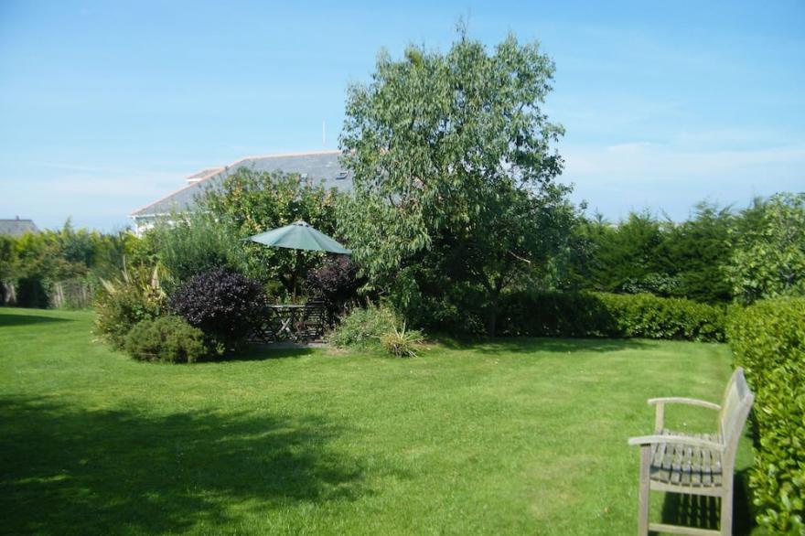 LAST SUMMER WEEK WB 20 JULY 2018 Peaceful Location -you can walk to two beaches