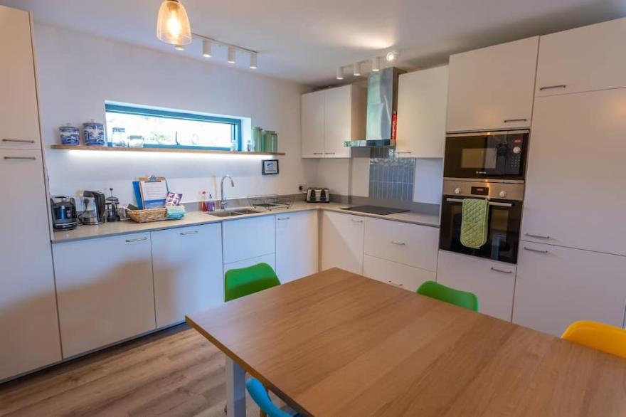 High Tide - Six Bedroom House, Sleeps 12