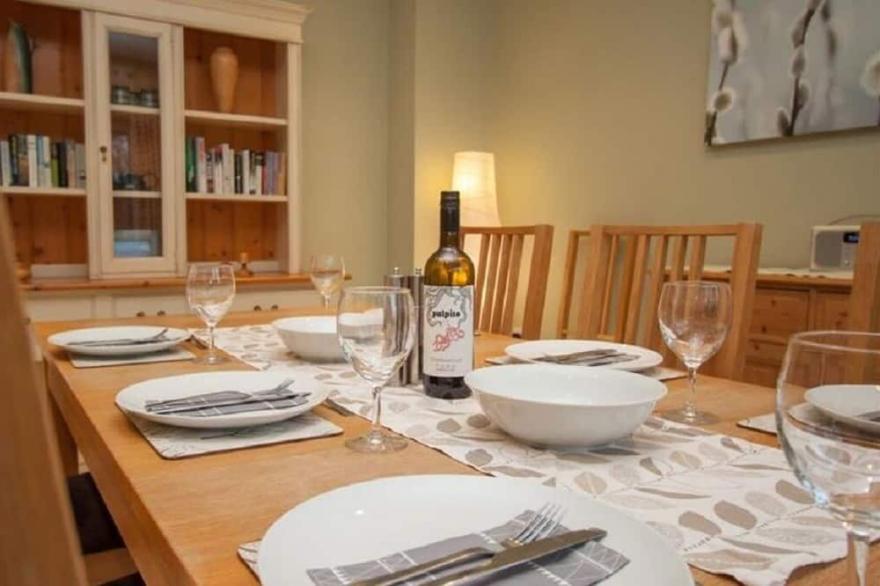 RiggsideKeswick, Modern, Spacious, Gardens, Parking & Panoramic Mountain Views.