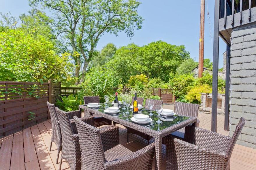 Gorgeous riverside cottage very close to Coniston Water