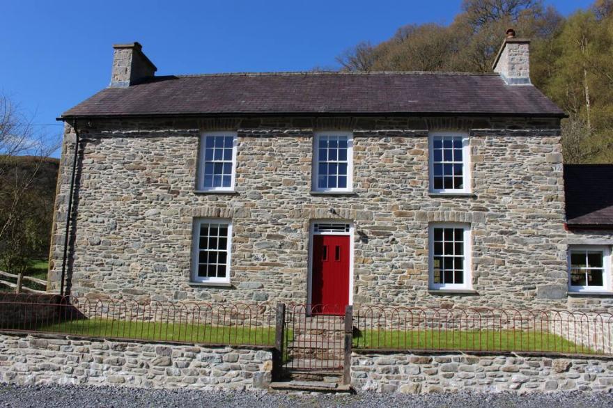 Luxury Farmhouse In Wild And Untamed Cambrian Mountains near Brecon Beacons