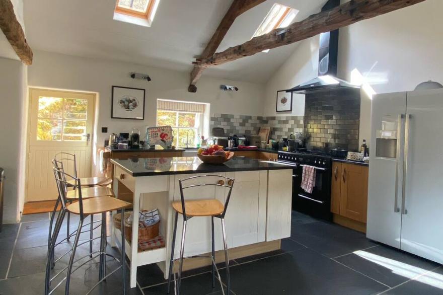 Luxury Farmhouse In Wild And Untamed Cambrian Mountains near Brecon Beacons