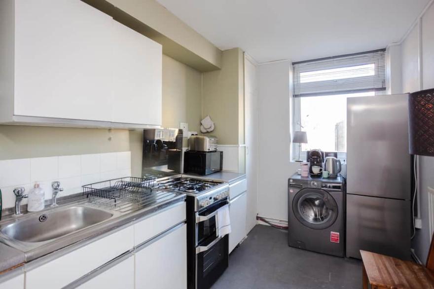 Spacious 3 Bedroom Flat in the Heart of Shoreditch