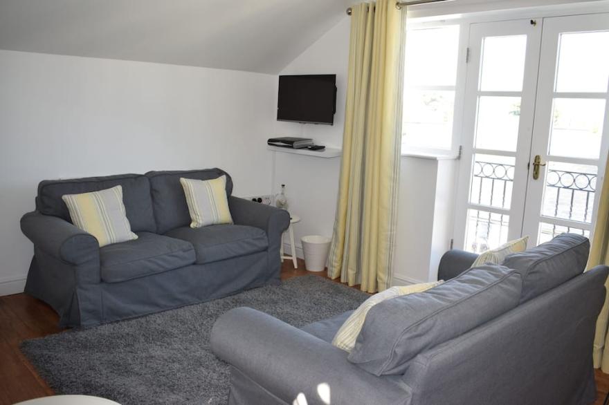 Stylish penthouse apartment for 4 in Beaumaris