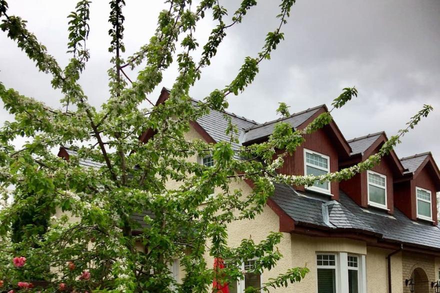 GLENCOE  HIGHLANDS  FABULOUS 4 Star semi detached holiday cottages.
