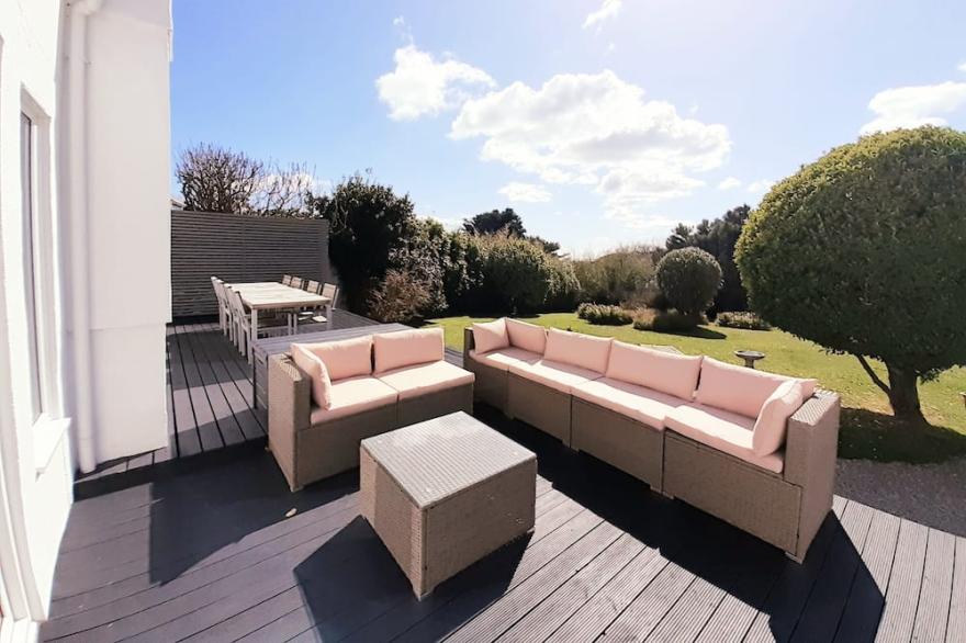 Above Beach Property Panoramic Location  Large Sleeps 8 in 1 Acre Private Garden