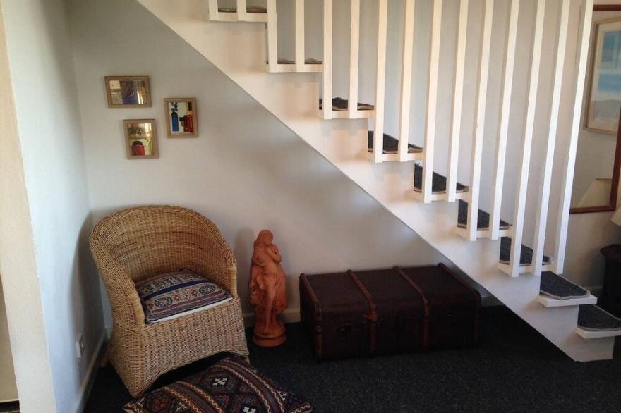 Carbis bay Sea view Apartment With Shared Gardens And Private Parking.