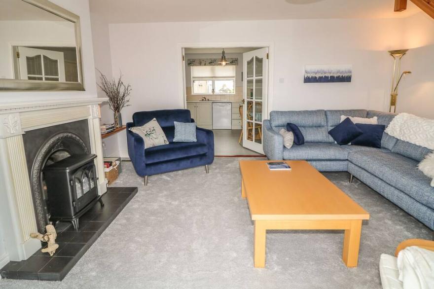 1 THE MOORINGS, pet friendly in Annalong, County Down