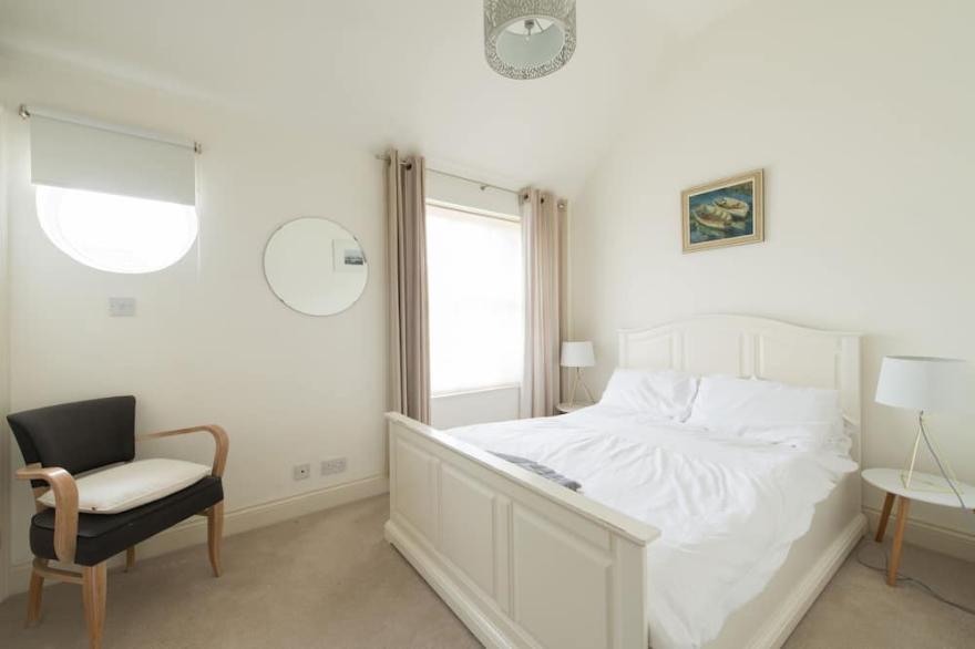 Comfortable 3 Bed Mews House In Central Cirencester In The Cotswolds, England