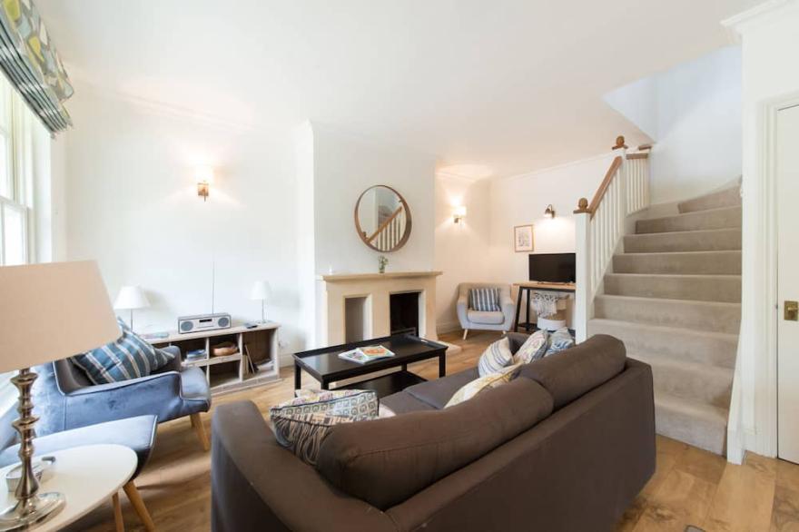 Comfortable 3 Bed Mews House In Central Cirencester In The Cotswolds, England
