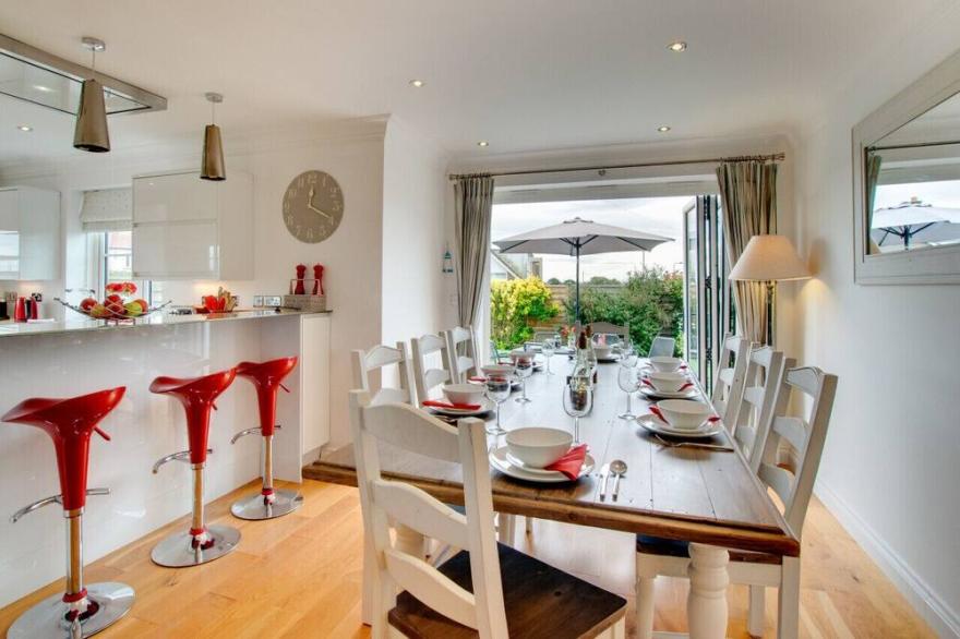 Portland - Four Bedroom House, Sleeps 8